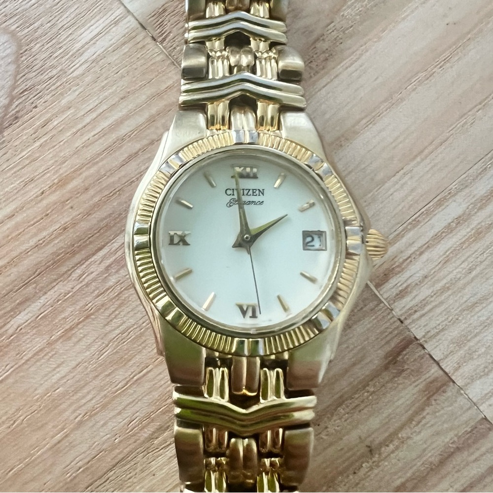 Citizen elegance ladies gold tone dress watch NEW BATTERY